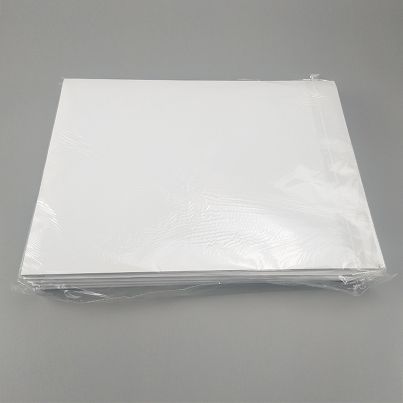 Sfondo bianco del pad DCR