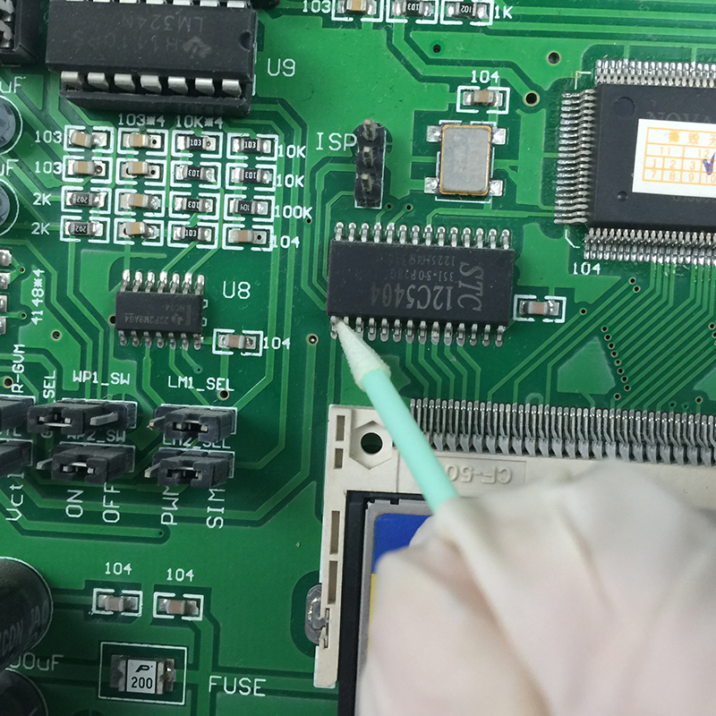 Tampone in schiuma di punta affilata